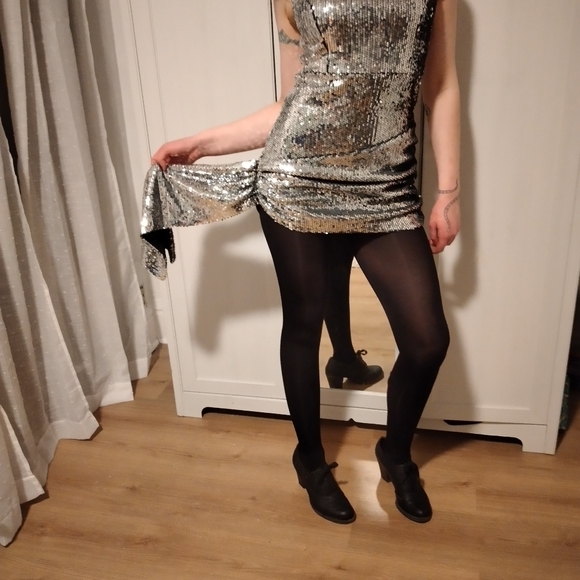 Silver sequin dress - Picture 5 of 5
